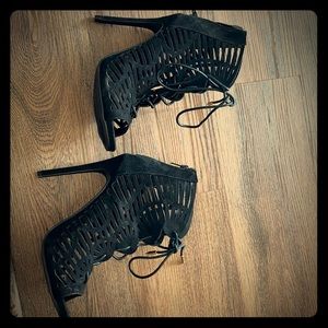 Shoe dazzle heels